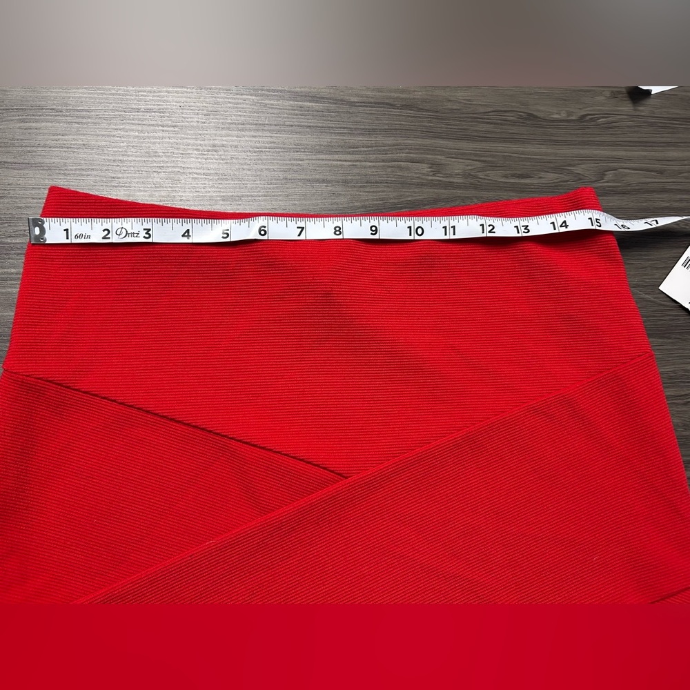 Forever 21 Red Skirt Size Large NWT - Picture 2 of 5